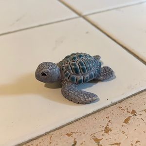 Ceramic mini turtle